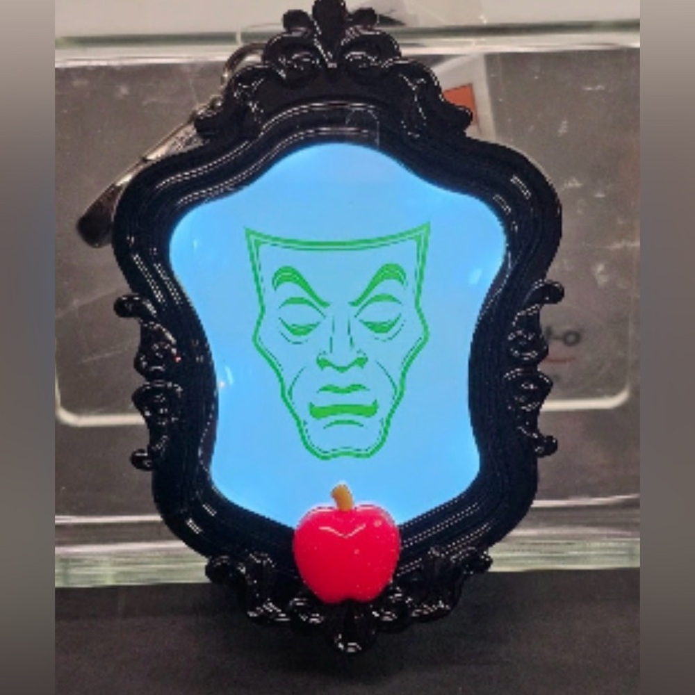NWT Bath & Body Works Magic Mirror PocketBac Holder Light Up Evil Queen